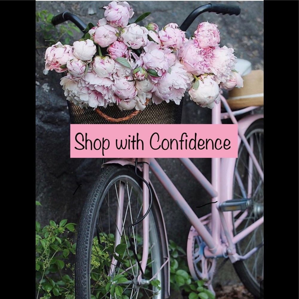 ⭐️Posh Ambassador/ Shop with confidence 🛍👗👛
